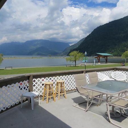 Harrison Village Motel Harrison Hot Springs Exteriör bild
